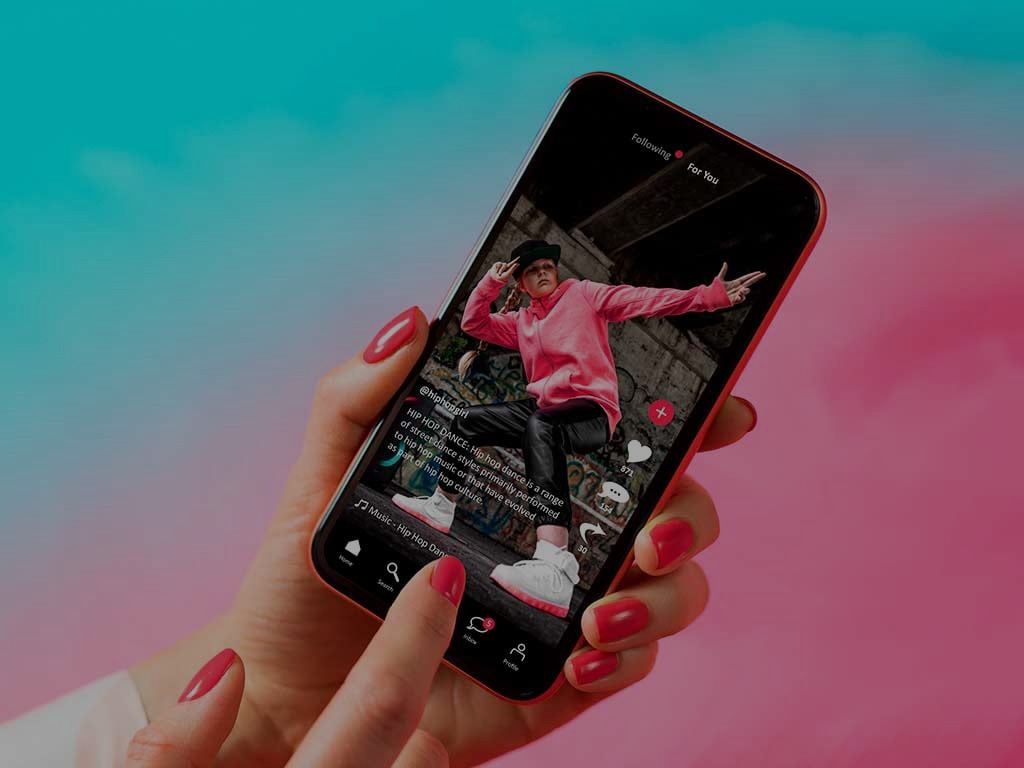 Smartphone mit einer beispielhaften Kurzvideo-Oberfläche